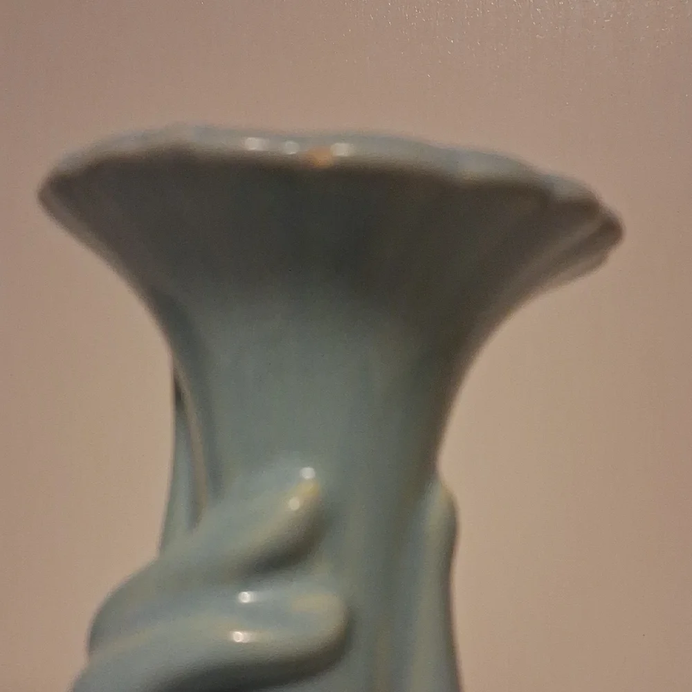 🌷 Vintage Shawnee Pottery Blue Tulip Hand Vase – USA, 1940s